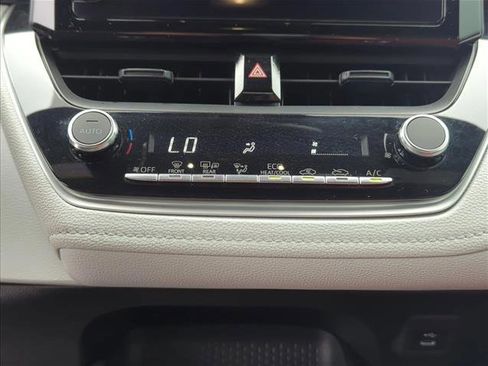 Certified 2024 Toyota Corolla SE image 18