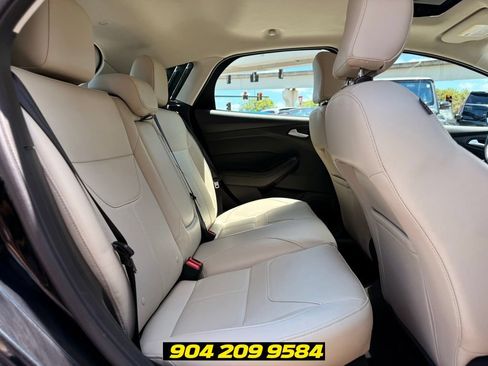 Used 2017 Ford Focus Titanium FWD image 30
