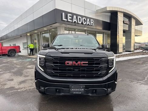 Used 2022 GMC Sierra 1500 Elevation w/ Elevation Premium Package image 9