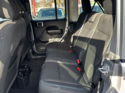 Used 2021 Jeep Wrangler Unlimited Islander image 29