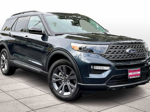 Used 2023 Ford Explorer XLT w/ Equipment Group 202A image 2