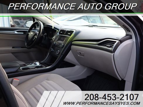 Used 2017 Ford Fusion SE image 20