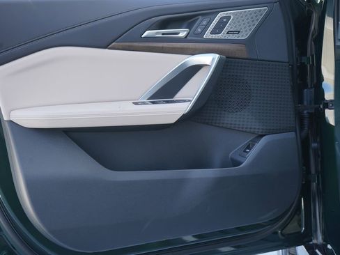 Used 2025 BMW X1 xDrive28i w/ Premium Package image 10