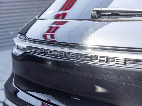 Used 2026 Porsche Macan AWD/4WD image 25