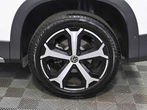 Used 2026 Volkswagen Tiguan SE AWD/4WD image 20