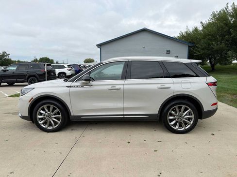 Used 2020 Lincoln Corsair AWD w/ Premium Package image 3