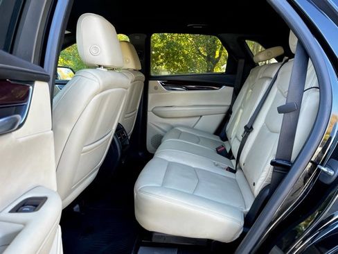 Used 2017 Cadillac XT5 Luxury w/ Driver Awareness Package image 17