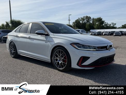 Used 2025 Volkswagen Jetta GLI Autobahn FWD image 1