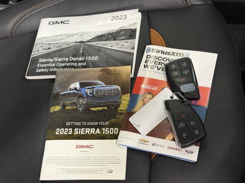 Used 2023 GMC Sierra 1500 AT4 w/ AT4 Premium Package AWD/4WD image 18