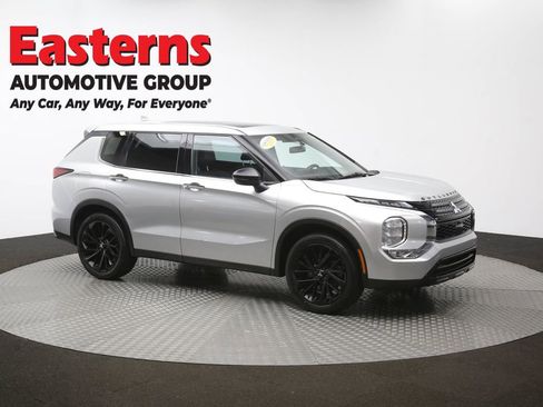 Used 2022 Mitsubishi Outlander SE FWD image 47