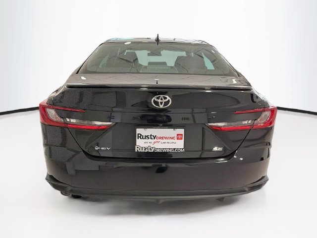 Used 2025 Toyota Camry SE FWD image 5