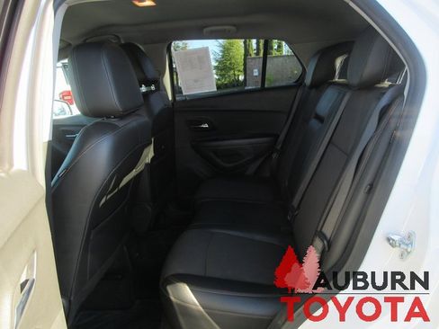 Used 2022 Chevrolet Trax LT w/ LT Convenience Package image 20