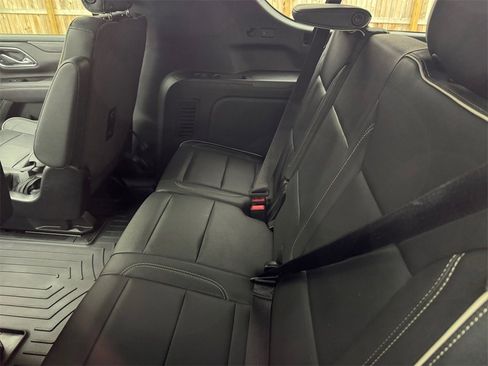 Used 2023 GMC Yukon XL SLT image 17