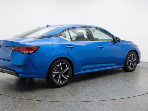 Used 2025 Nissan Sentra SV FWD image 9