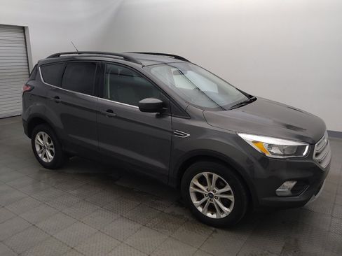 Used 2018 Ford Escape SE FWD image 11