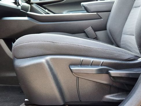 Used 2025 Chevrolet Equinox LT w/ Safety and Technology Package image 23