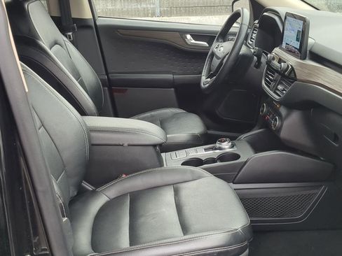 Certified 2020 Ford Escape Titanium image 26