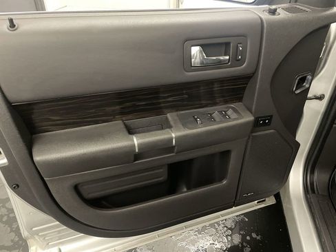 Used 2018 Ford Flex SEL w/ Equipment Group 202A FWD image 16