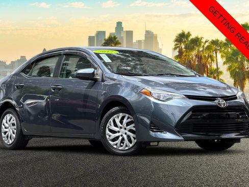Used 2017 Toyota Corolla LE w/ Carpet Mat Package (TMS) FWD image 2