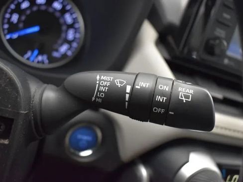 Used 2022 Toyota RAV4 XLE w/ Convenience Package AWD/4WD image 27