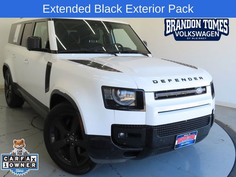 Used 2024 Land Rover Defender 130 X-Dynamic SE image 1