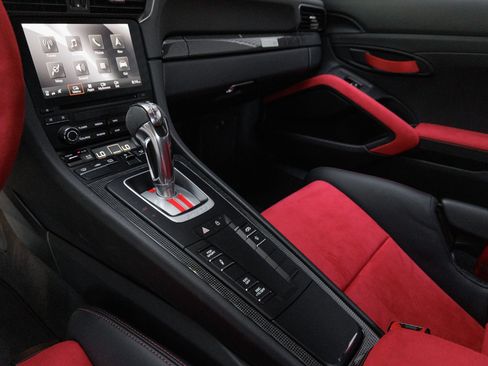 Certified 2019 Porsche 911 GT2 RS RWD image 31