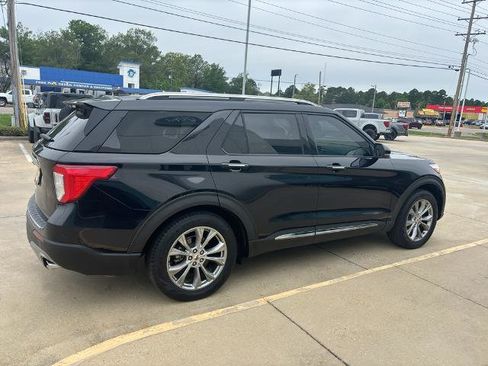 Certified 2022 Ford Explorer Limited w/ Equipment Group 301A RWD image 5
