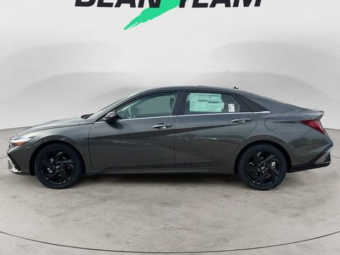New 2026 Hyundai Elantra SEL Sport Premium FWD image 4