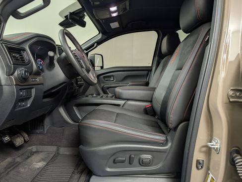 Used 2023 Nissan Titan PRO-4X AWD/4WD image 10