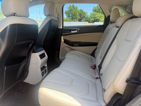 Used 2015 Ford Edge Titanium w/ Technology Package AWD/4WD image 12