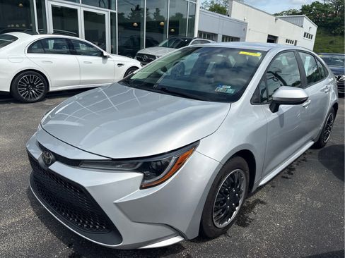 Used 2021 Toyota Corolla LE FWD image 1