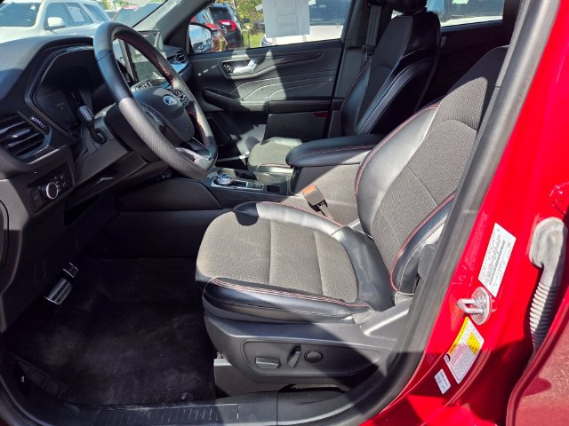 Used 2024 Ford Escape ST-Line w/ Tech Pack #1 FWD image 9