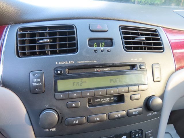 Used 2004 Lexus ES 330 w/ Premium Pkg FWD image 22