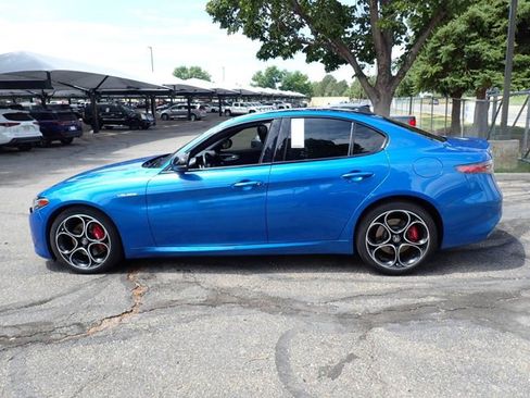 Used 2024 Alfa Romeo Giulia Veloce AWD/4WD image 2