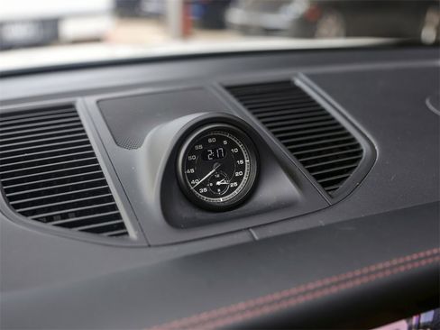 Certified 2023 Porsche Macan S image 25