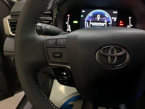 New 2026 Toyota Camry SE FWD image 25