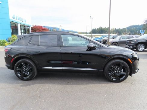 Certified 2024 Chevrolet Equinox EV RS image 8