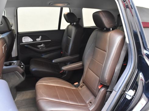 Used 2020 Mercedes-Benz GLS 450 4MATIC image 25