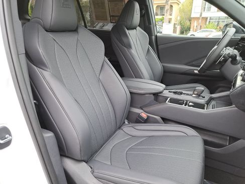 Used 2026 Lexus TX 500h AWD w/ Technology Package image 10