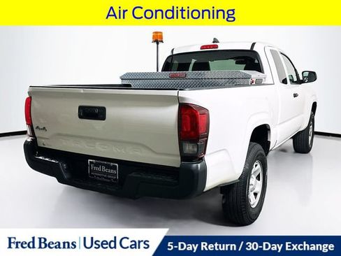 Used 2022 Toyota Tacoma SR AWD/4WD image 9