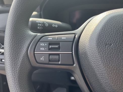 Used 2023 Honda Accord EX image 12