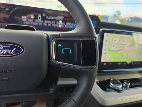 New 2025 Ford Expedition Active image 23