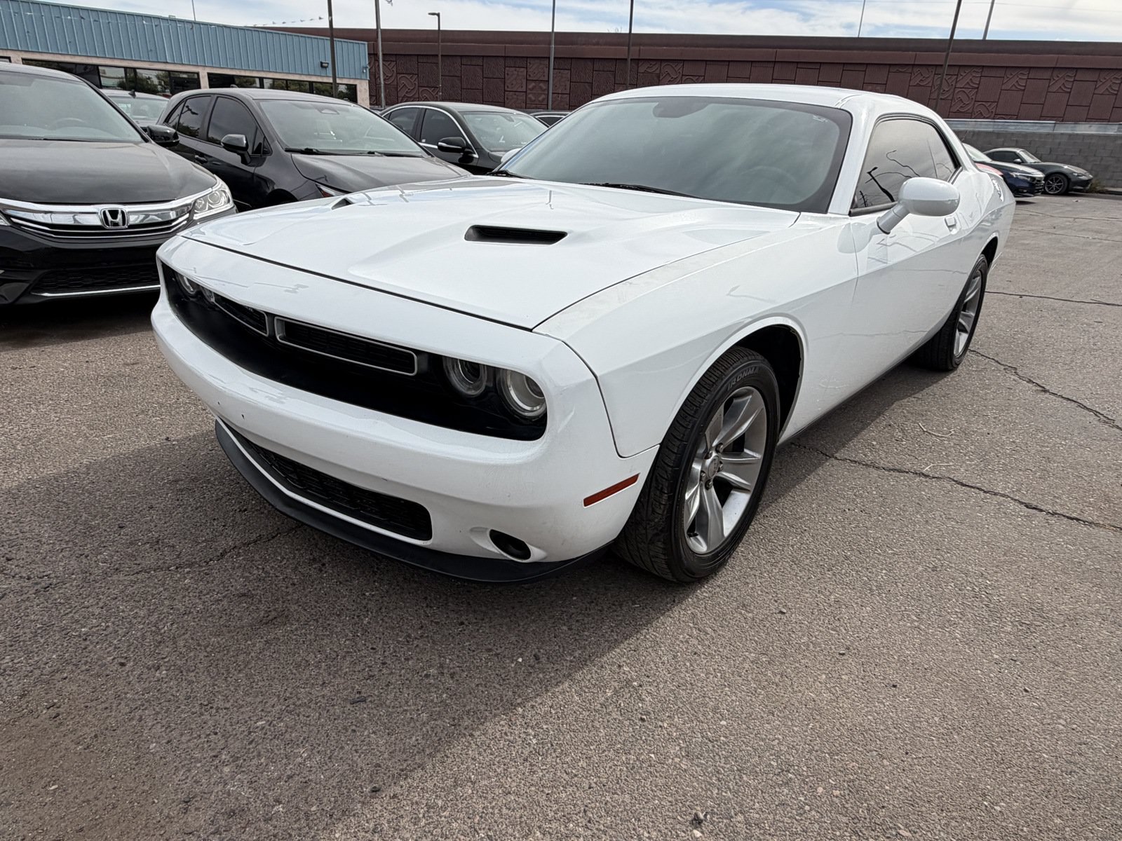 Used 2018 Dodge Challenger SXT RWD image 1