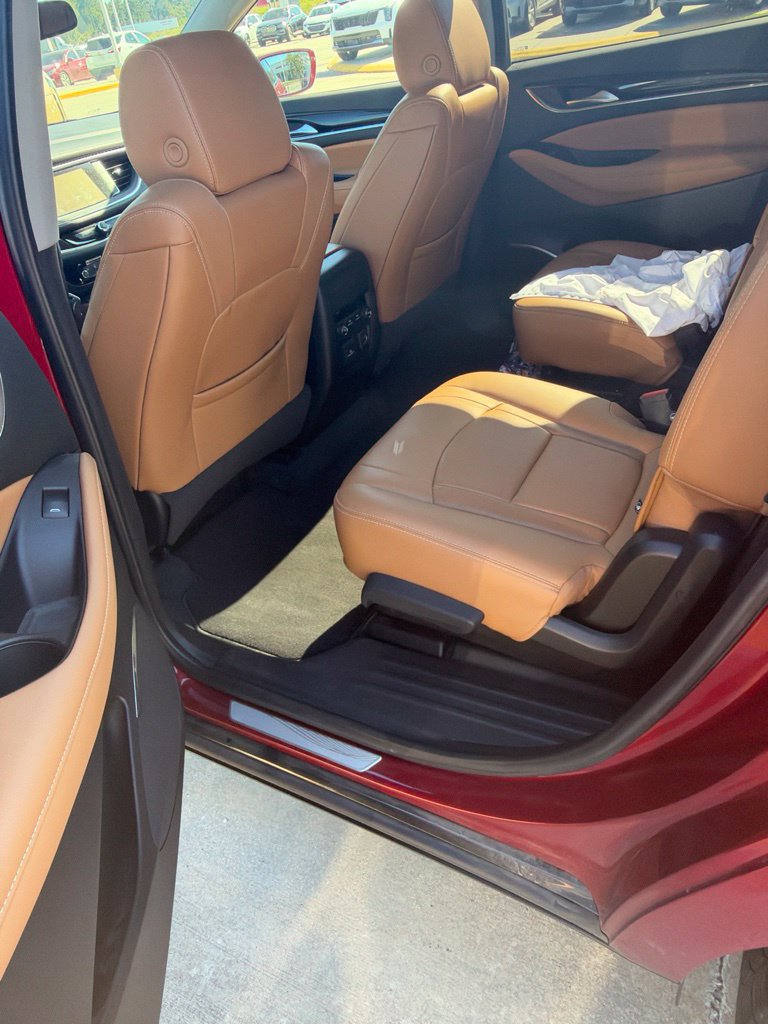 Used 2019 Buick Enclave Essence FWD image 12