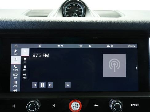 Used 2024 Porsche Macan image 18