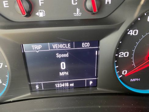 Used 2018 Chevrolet Equinox LT AWD/4WD image 18
