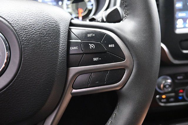 Used 2022 Jeep Cherokee Latitude Lux w/ Sun & Sound Group AWD/4WD image 12
