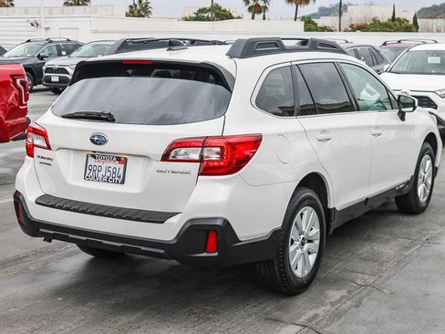 Used 2018 Subaru Outback 2.5i Premium image 9