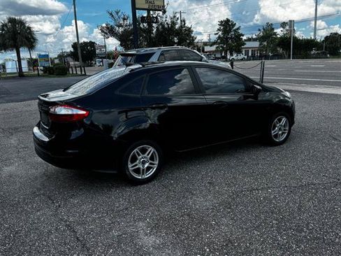 Used 2019 Ford Fiesta SE FWD image 4