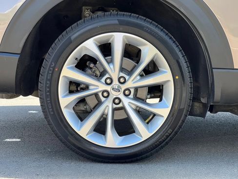 Used 2021 Ford Explorer Platinum w/ Equipment Group 601A AWD/4WD image 51